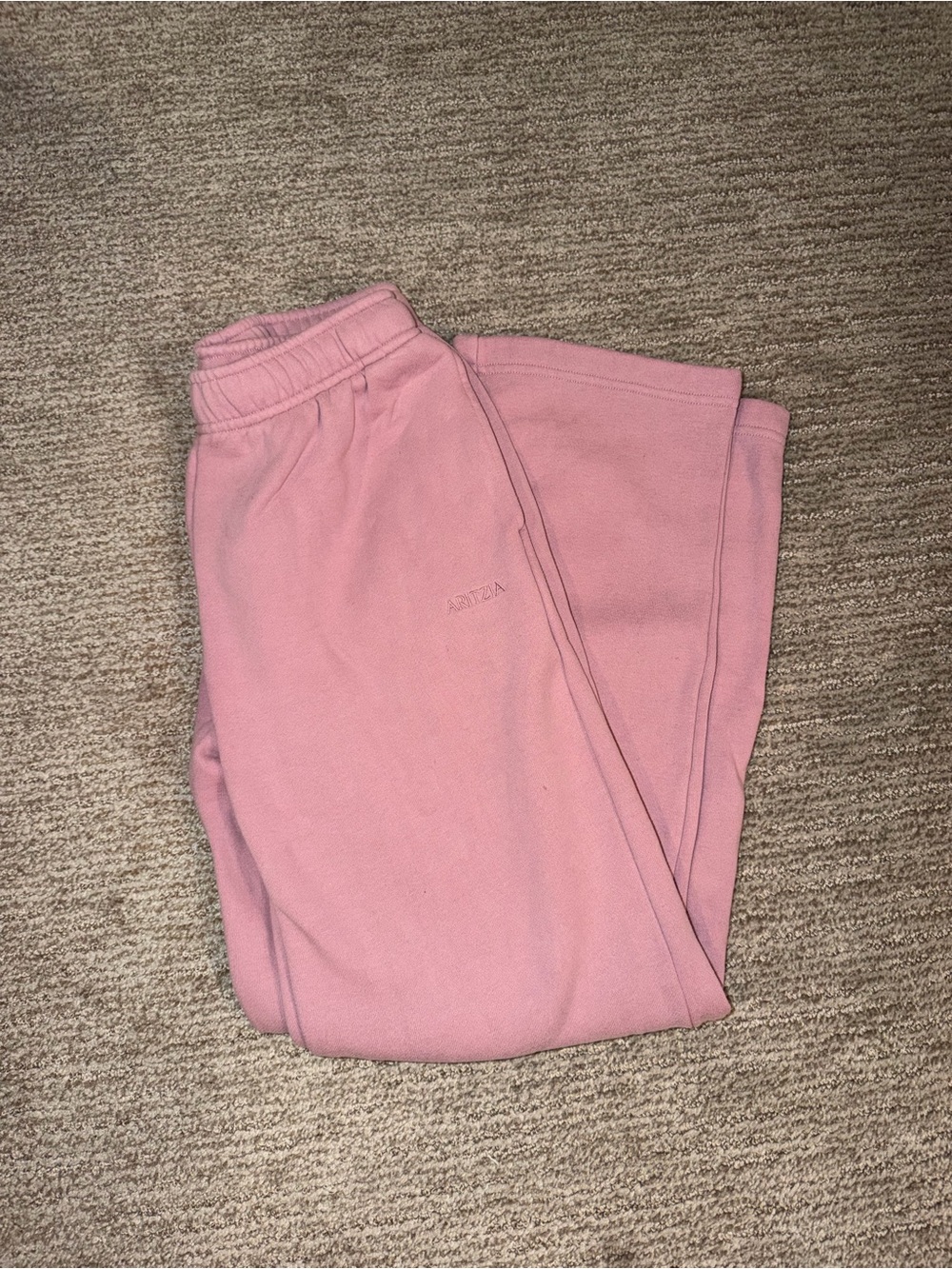 Aritzia Mega Fit Straight Sweatpants